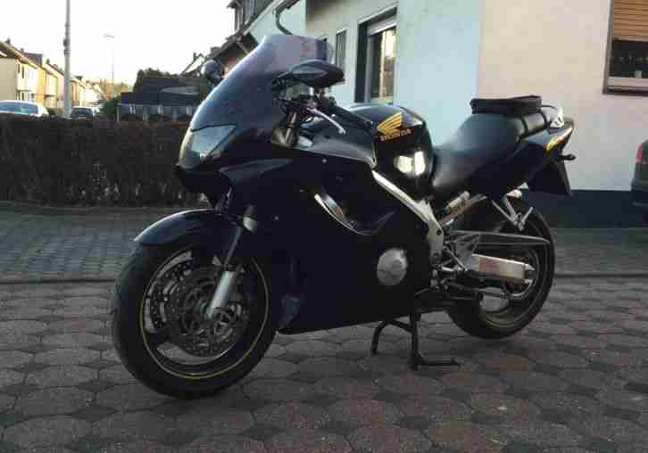 Honda CBR 600 F PC35
