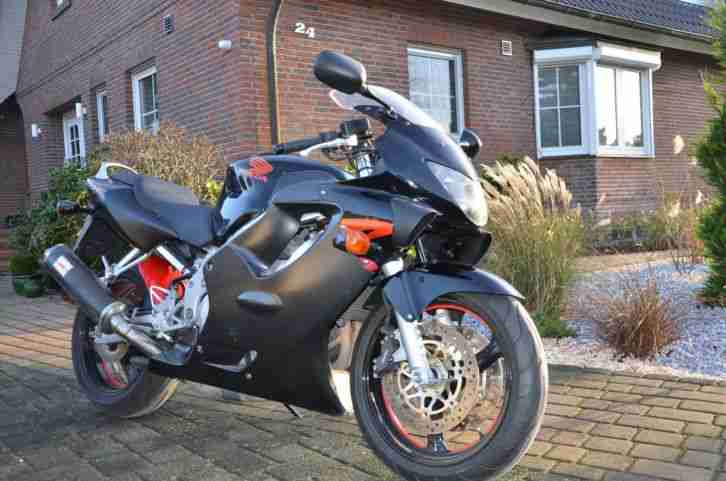 Honda CBR 600 F schwarz 28986 km