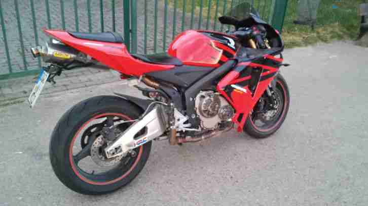 Honda CBR 600 RR PC37 2005 viel Zubehör