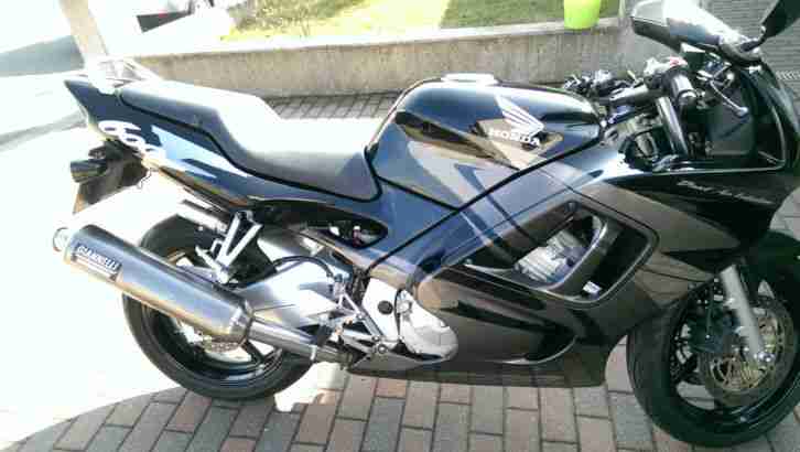 Honda CBR 600F schwarz 98PS mit neuen Reifen vorne+ hinten