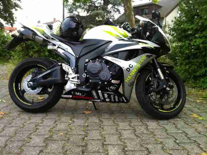 Honda CBR 600RR PC 40 Sonder Edition "Hannspree" Garagen Fahrzeug nur 8600 KM