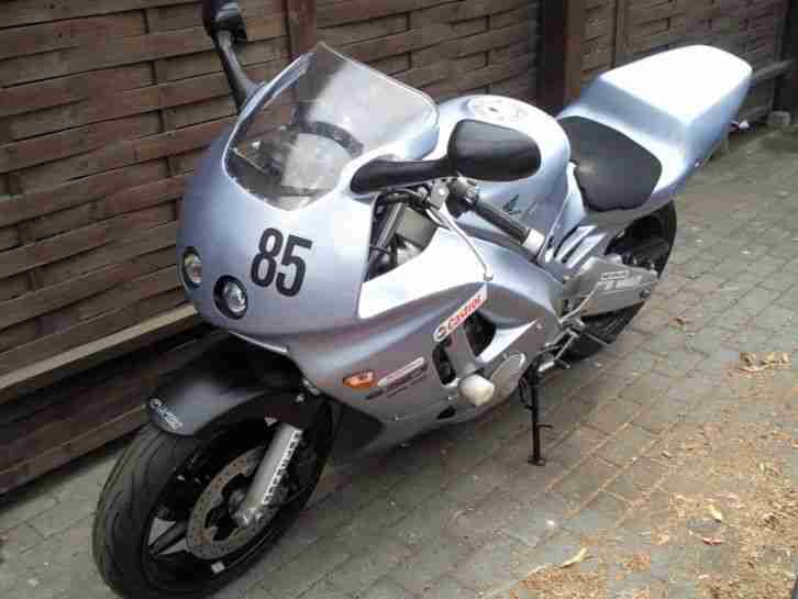 Honda CBR 600f PC25 mit GFK Verkleidung Bastler kein Streetfigther,Yamaha,Kawas