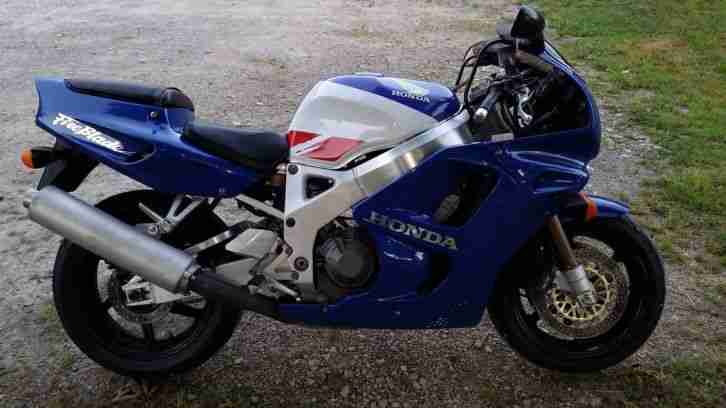 CBR 900 RR Fireblade SC 28