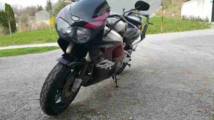 Honda CBR 900 RR Fireblade Superbikelenker Koffer schnell abgebaut