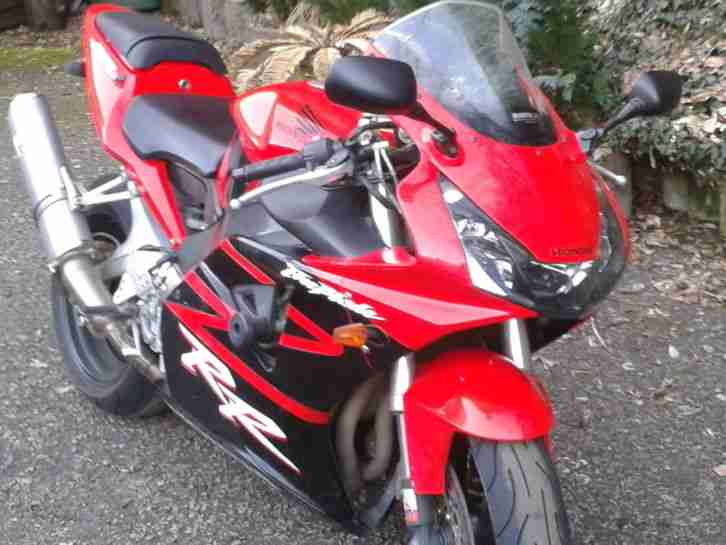 Honda CBR 900 RR SC 50 BJ: 2002 160 PS