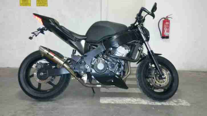 Honda CBR 900 RR Streetfighter