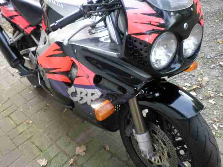 Honda CBR 900 RR --UR ---Fireblade in einer tollen Farbgebung,MOD 1995