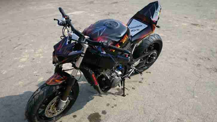 Honda CBR 900 SC 28 Streetfigther