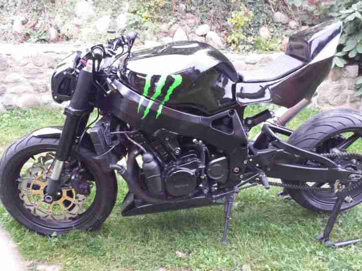 Honda CBR 900 SC33 STREETFIGHTER