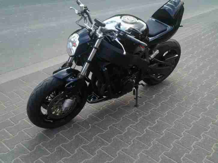 Honda CBR 900 STREETFIGHTER.FIGHTER .
