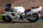 CBR 900RR Fireblade SC 28 weiß schwarz