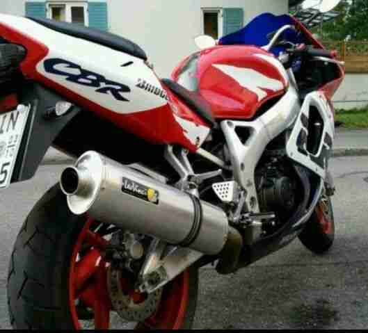 Honda CBR 900RR Fireblade SC33 BJ.01.1999 nur 38.000Km