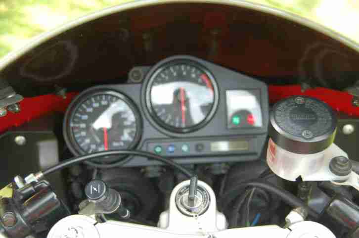 Honda CBR 900RR SC33 Fireblade Supersportler