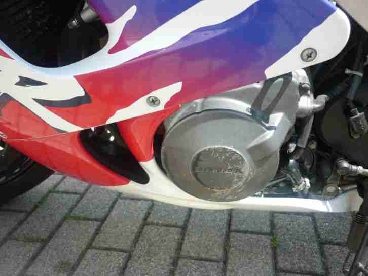 Honda CBR 900rr SC28