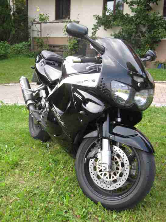 Honda CBR Fireblade 900 RR SC 33