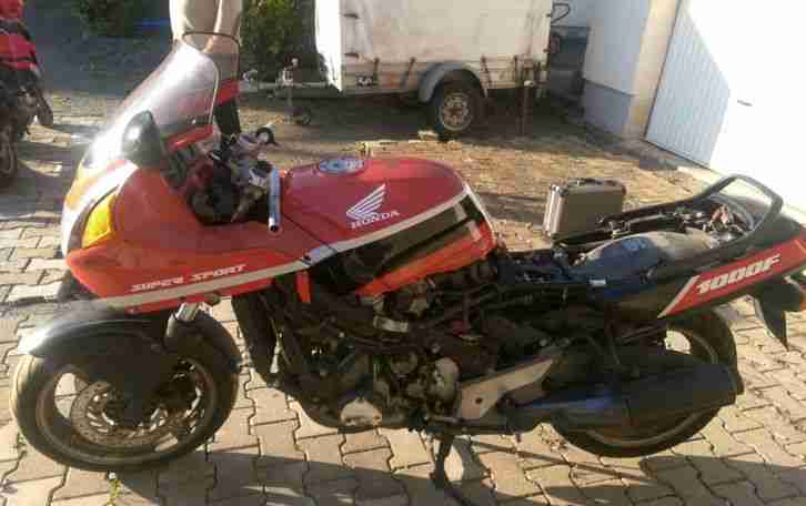 Honda CBR1000F SC 24 Bastlerfahrzeug/ Teilespender
