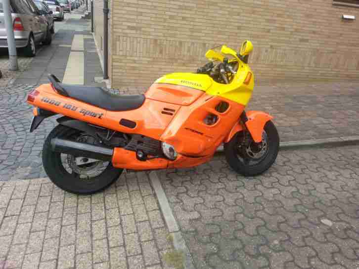 Honda CBR1000F SC21