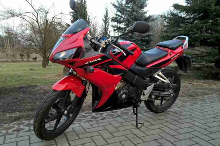 Honda CBR125 R
