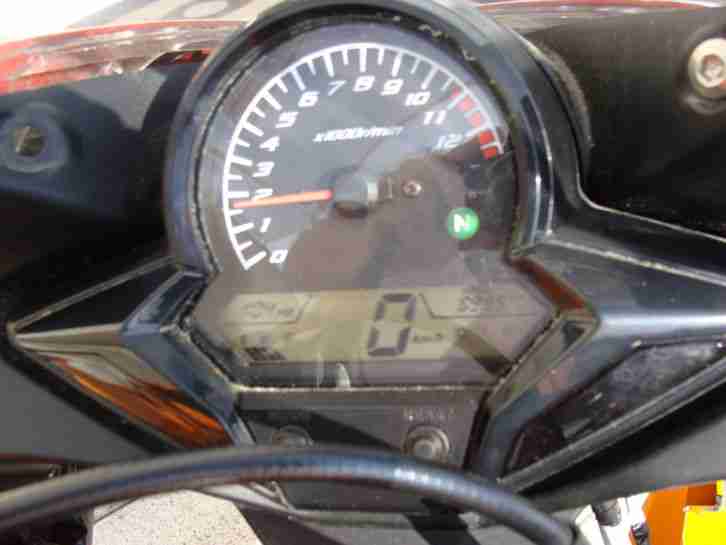 Honda CBR125R Repsol JC50 Unfall nur 8995km EZ 19.07.2016