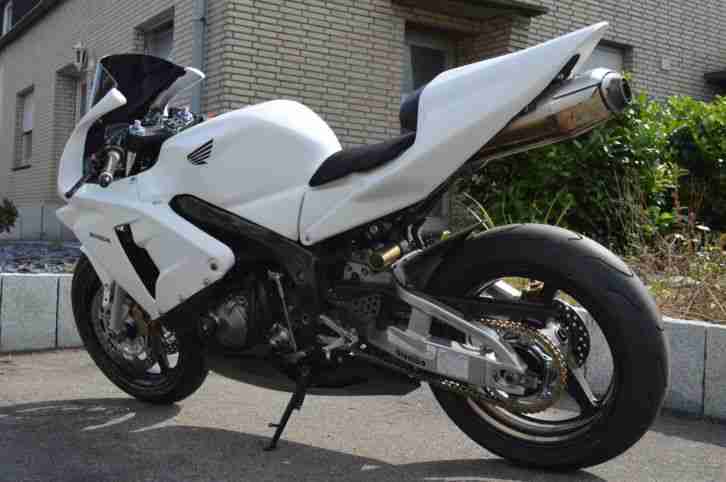 Honda CBR600RR PC37 Bj. 2004 17000Km Racing Bike Ring Bike