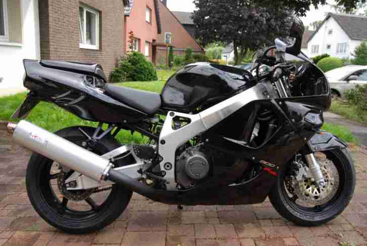 Honda CBR900RR SC33