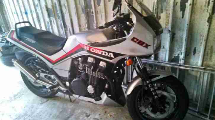 Honda CBX 750 F (RC17)