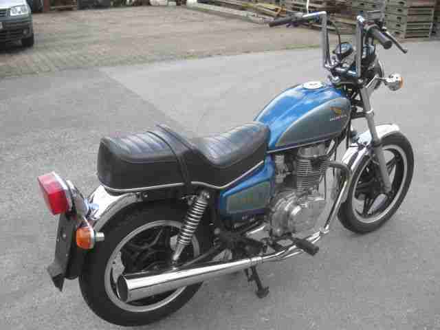 Honda CM 400 T mit TÜV 09 - 2016 aus 1982 mit PAPIEREN + Schlüssel LÄUFT + FÄHRT