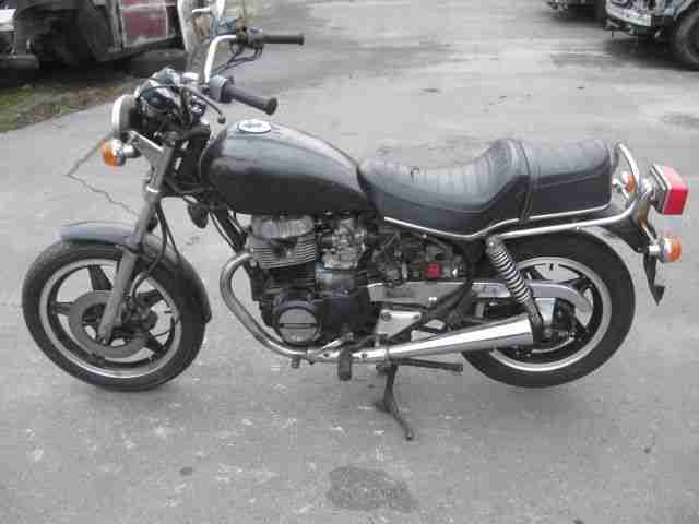 Honda CM 400 wie abgebildet läuft und fährt OHNE Papiere aber MIT Schlüssel