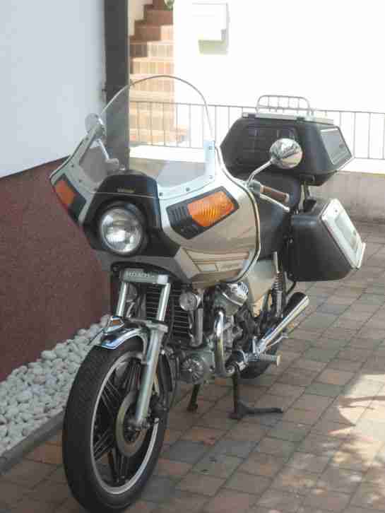 Honda CX 500 C - technisch und optisch gut, mit TÜV und viel Zubehör