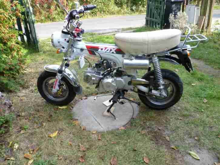 Honda Dax ( SKY Team ) 125ccm 6 Kw ca 5000 km ( Motor ca 700 km )