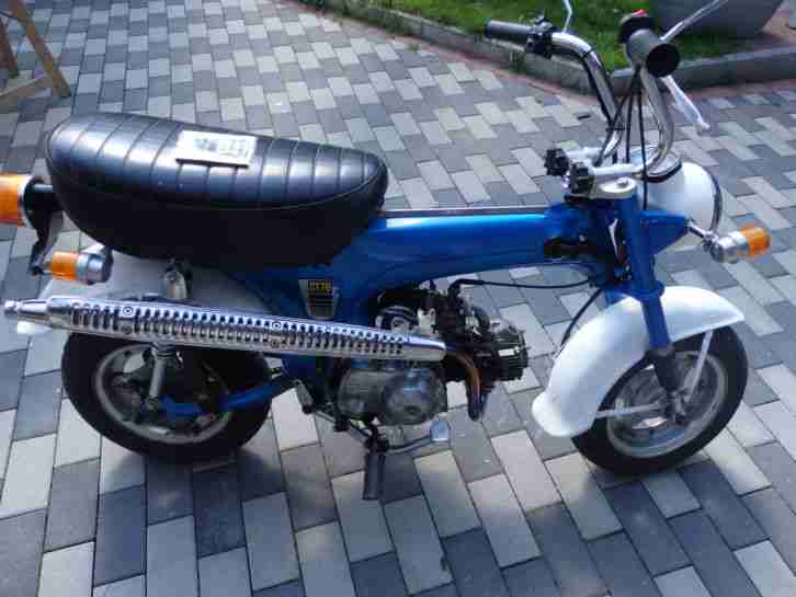 Honda Dax ST50 G / mit Betriebserlaubnis + riesigem Teilekonvolut / 3 Motoren