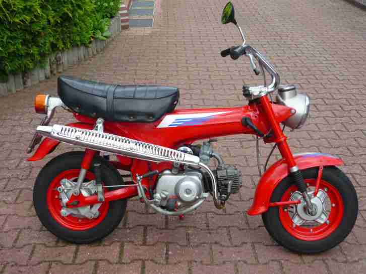 Honda Dax ST50G