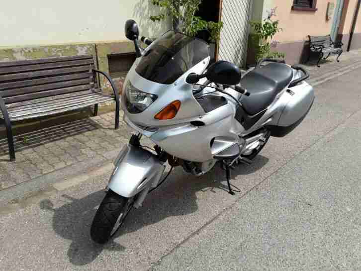 Honda Deauville 650 RC47