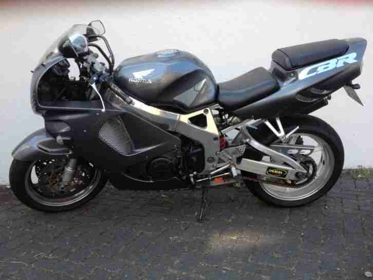 Honda Fireblade CBR 900 RR SC33 66.500km in Hagen (Westfalen)