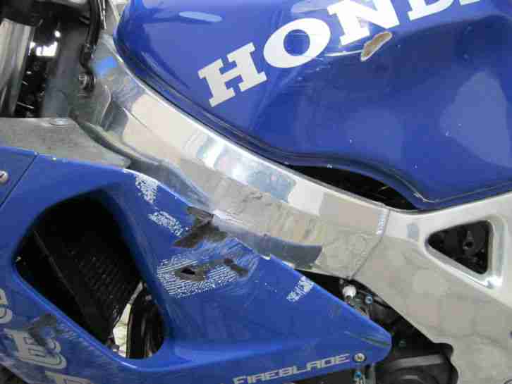 Honda Fireblade CBR 900 SC28