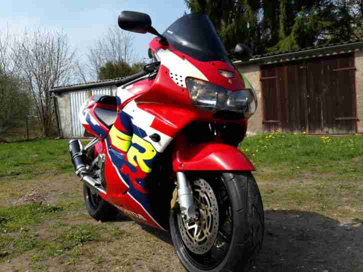 Honda Fireblade CBR900RR SC33