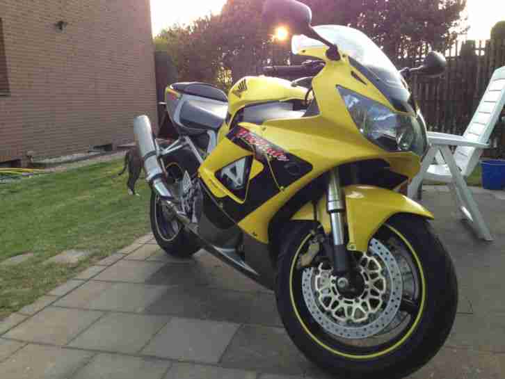 Honda Fireblade SC44, Erstzulassung 2002, 23119 km. Eine wie keine!