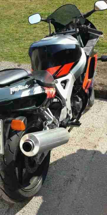Honda Fireblade sc28 cbr rennmaschine Motorrad Sommerspass