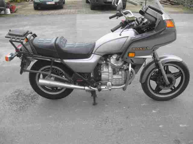 Honda GL 500 Silber Wing aus 1982 wie abgebildet der MOTOR LÄUFT alle Papiere
