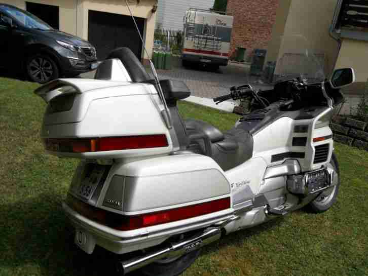 Honda Gold Wing GL1500 Org.23000meil 1 Hand und im original Zustand alles Neu!!!