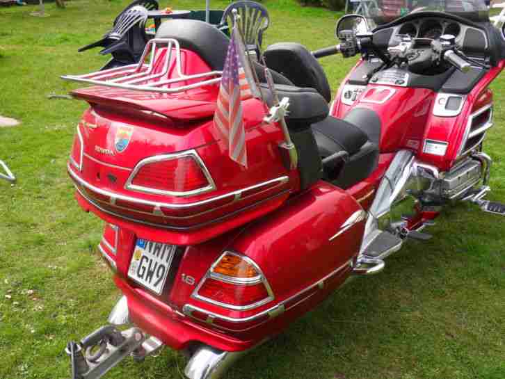Honda Goldwing 1800 SE mit Hänger /99000 km mit vielen Extras(Chrom+Licht)TÜVneu