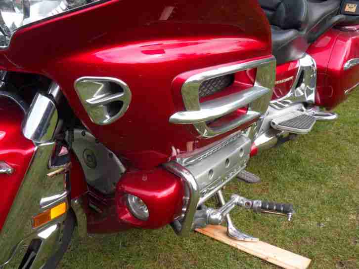 Honda Goldwing 1800 SE mit Hänger /99000 km mit vielen Extras(Chrom+Licht)TÜVneu