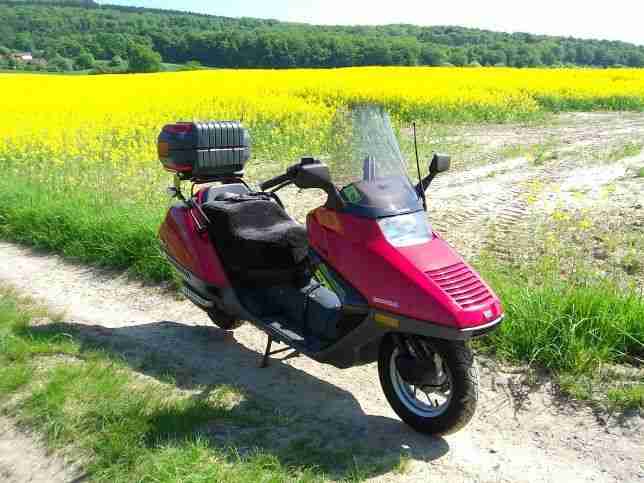 Honda Helix, original Kennwood-Radio, Gegensprechanlage - baehr, Roller CN 250