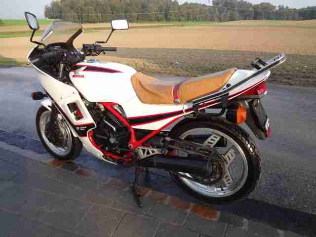 Honda MC 08 250ccm Oltimer Jg. 1985 Original Zustand