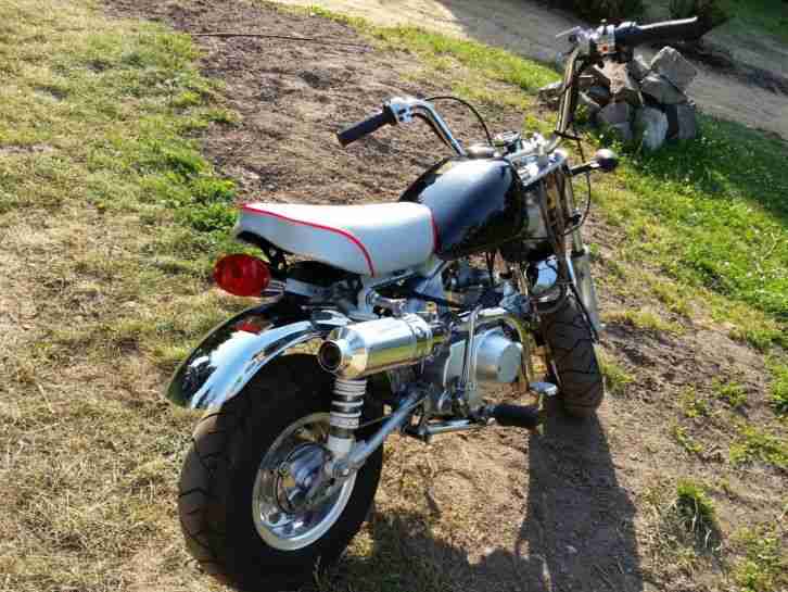 Honda Monkey Replika - Jincheng JC50 mit ca. 9 PS getunter Motor mit Kitaco z50