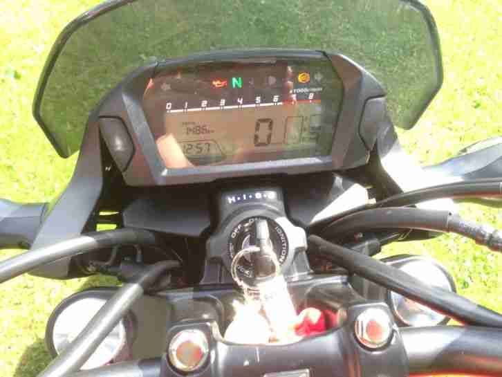 Honda NC 750 S, EZ 05/2014, KM ca 1800, HU und Garantie bis 05/2016