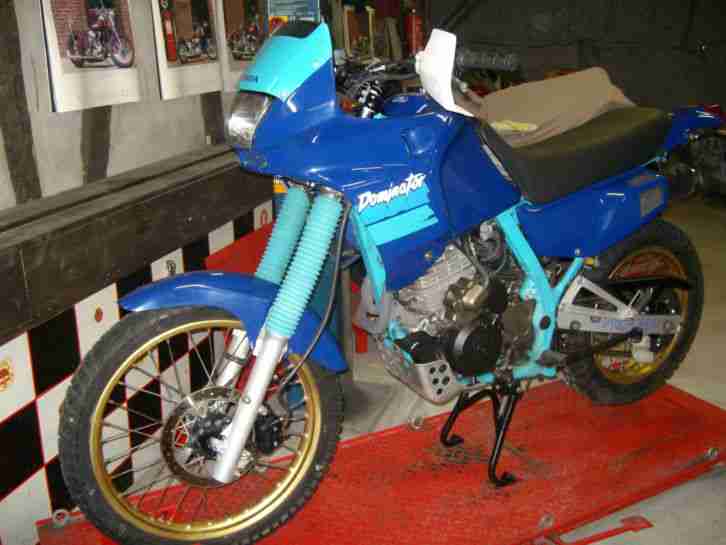 Honda NX650 Dominator RD02