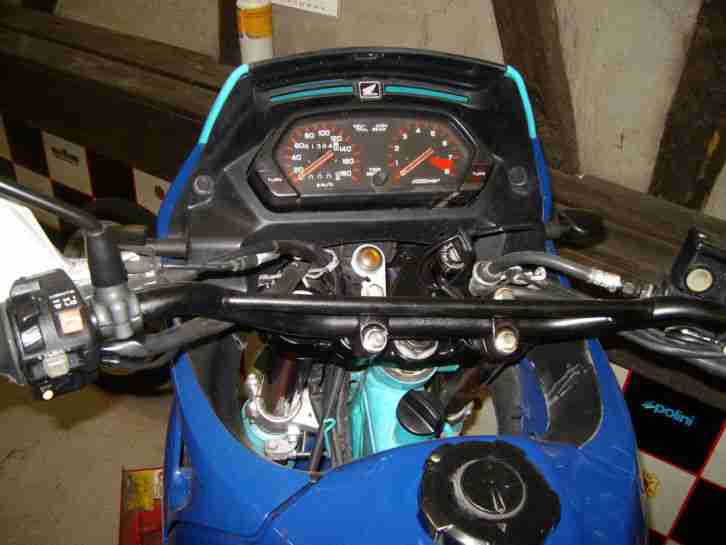 Honda NX650 Dominator RD02
