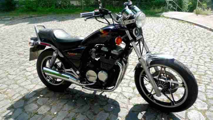 Honda Nighthawk 550 ( CB 550 ) mit Kardanwelle 46 KW/ 62 PS nur 32.000 KM Bj. 89