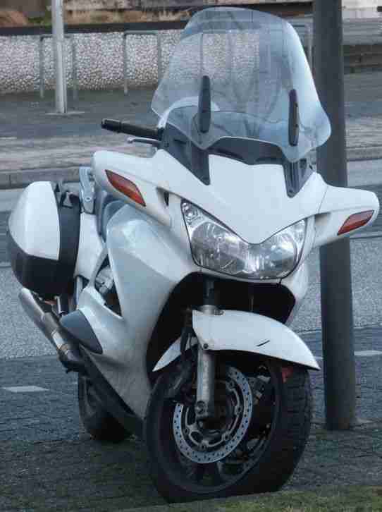 Honda Pan European ST1300A weiß, fahrtüchtig aber nicht mängelfrei